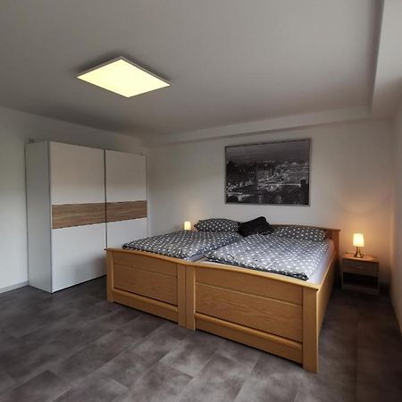 Moderne Wohnung Mit Terrasse Und Eigenem Zugang. Ремшейд Экстерьер фото